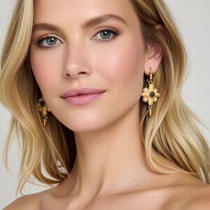 Beautiful well-crafted gold drop earrings